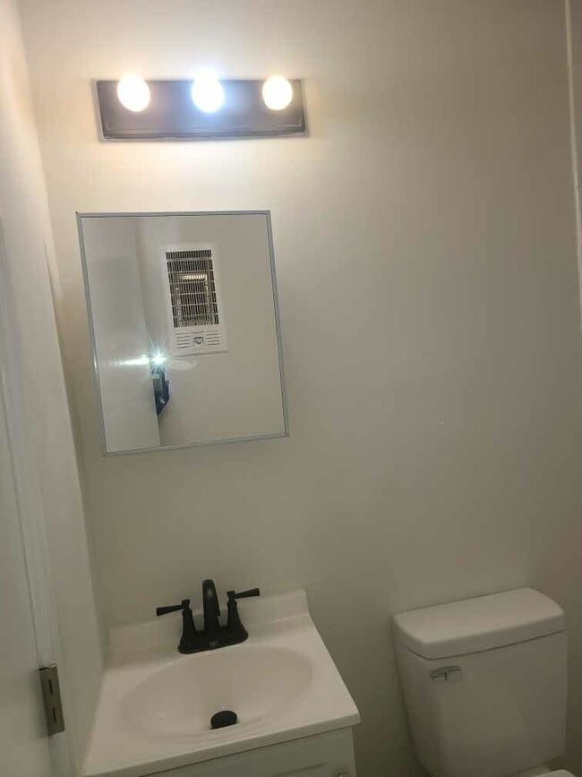 Photo - 712 28th Ave N