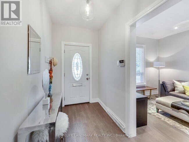 Photo - 297 Withrow Ave