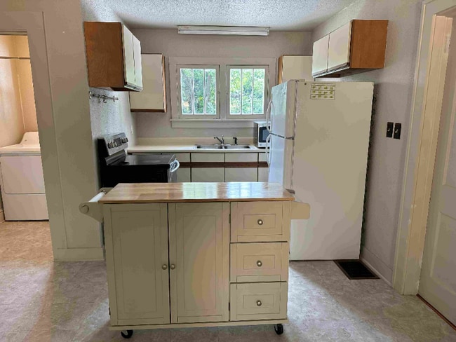 Photo - 4 1/2 Trotter Pl