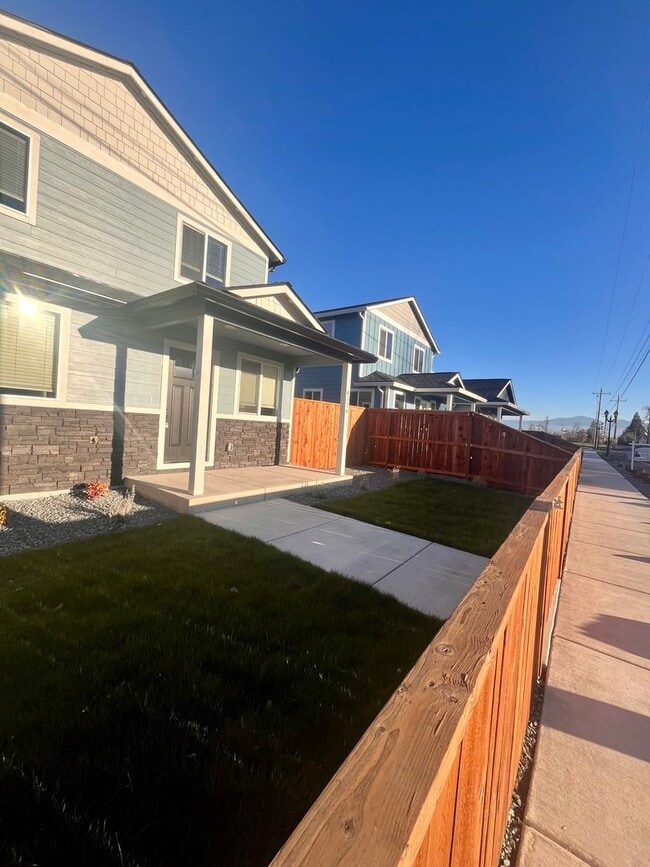 Building Photo - New Construction Medford/Central Point Area - Close to all Everything !