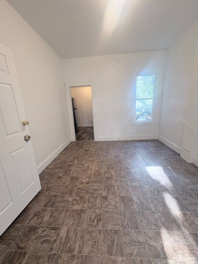 Photo - 1 Bedroom Apt Located in the York City