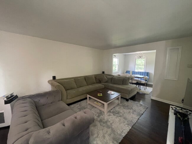 Photo - 1065 Sayre Rd