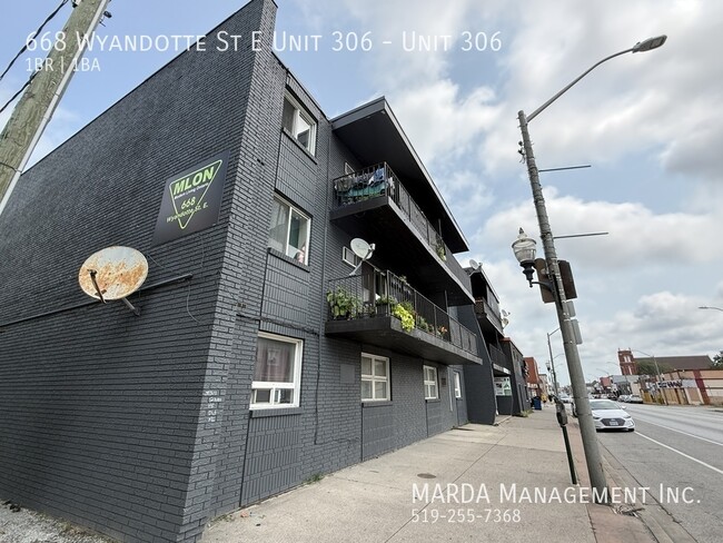 Building Photo - CHARMING 1 BED/1 BATH Unit 306