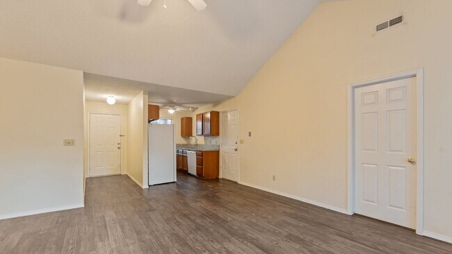 Photo - "Cozy 3-Bedroom Fayetteville Home with Mod...