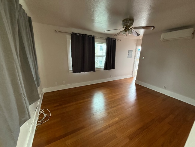 Building Photo - 3227 E Broadway Rental