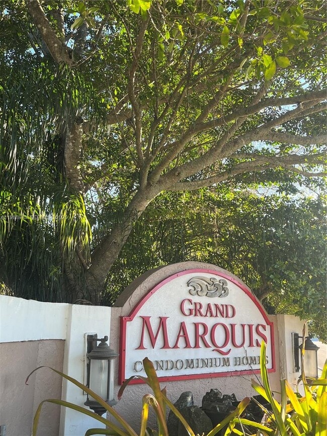 Building Photo - 10121 W Sunrise Blvd Unit 304