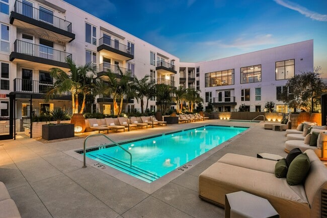 Overland & Ayres