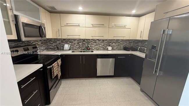 Photo - 100 Bayview Dr Unit 100 Bayview Dr  807