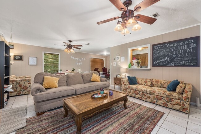 Photo - August 2026 Pre-Lease! Beautiful 3 Bed, 2 Bath House with Covered Patio!