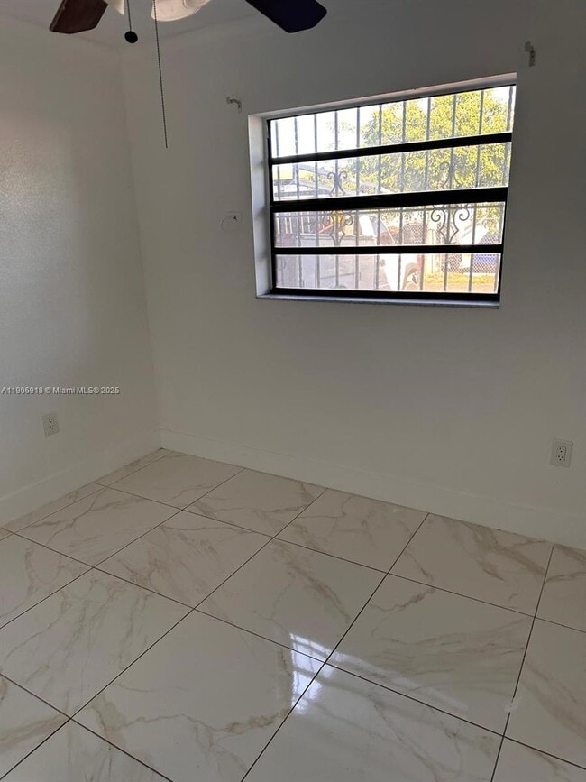 Photo - 2314 W 62nd St