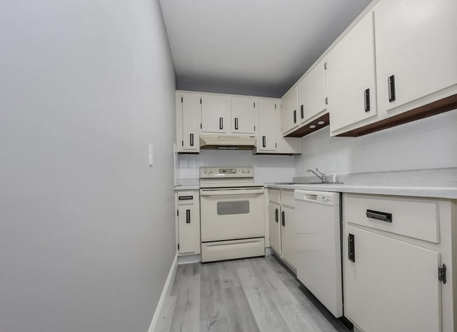 Photo - 1 Pembroke Dr Unit 19