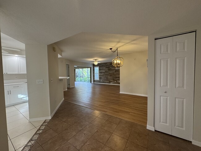 Photo - 815 Montrose Dr