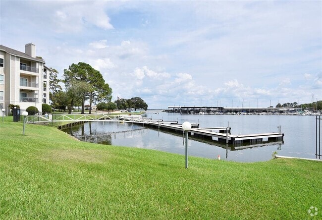 Building Photo - 12800 Melville Dr Unit 106A Rental