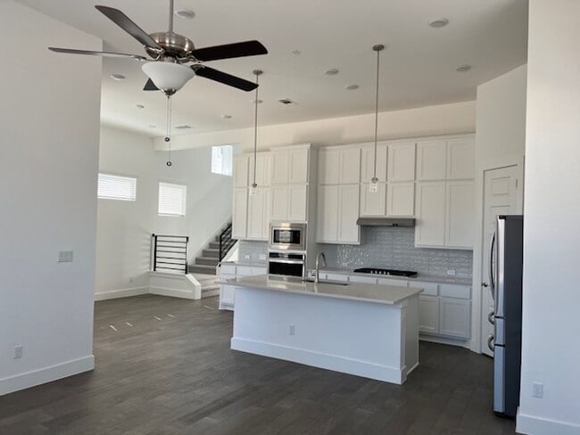 Photo - 3 Bdrm, 2 1/2 bath in Parmer Ranch Neighborhood