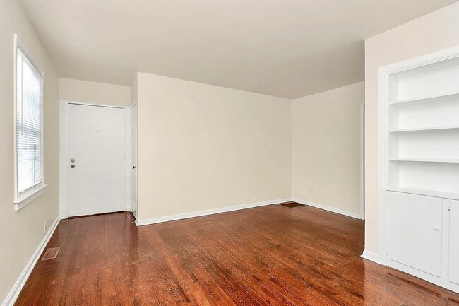 Photo - Cute 2 Bedroom Condo in Selwyn Village!