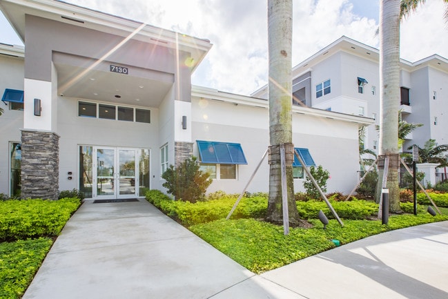 Photo - The Point at Palm Beach Grove