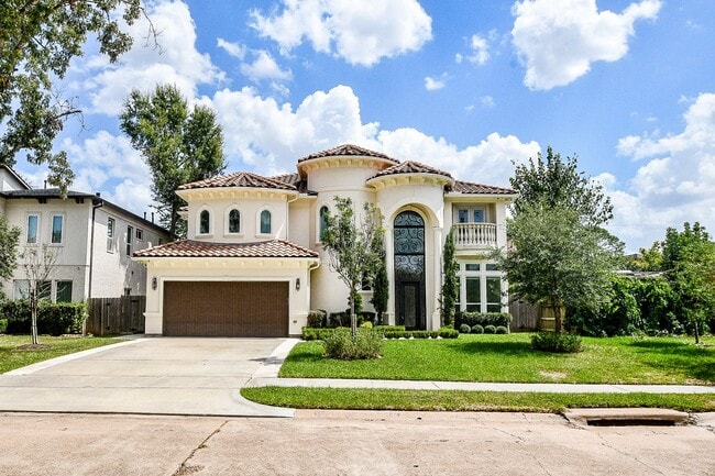 422 Mignon Ln