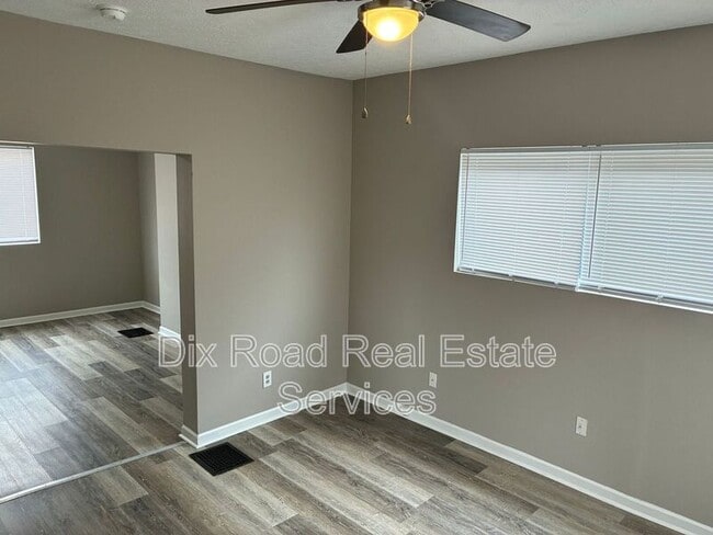 Photo - 715 Lorain Ave