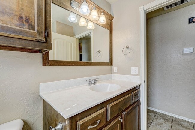 Photo - 917 N Barn Hill Way