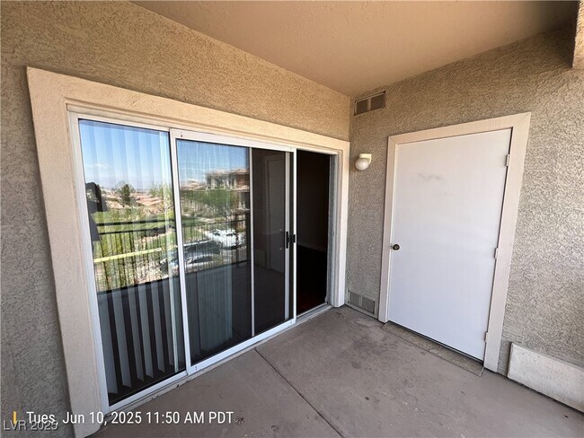 Photo - 2900 Sunridge Heights Pkwy Unidad 622