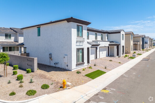 Bella Encanta - Bella Encanta