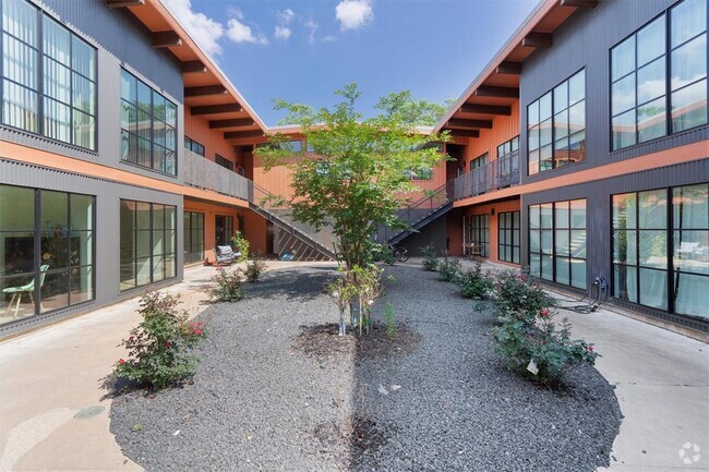 Building Photo - 400 E 30th St Unit 206 Rental