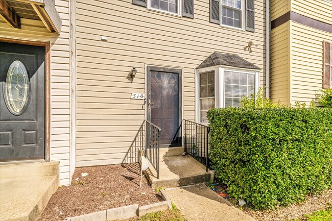 Photo - 310 Harry S Truman Dr
