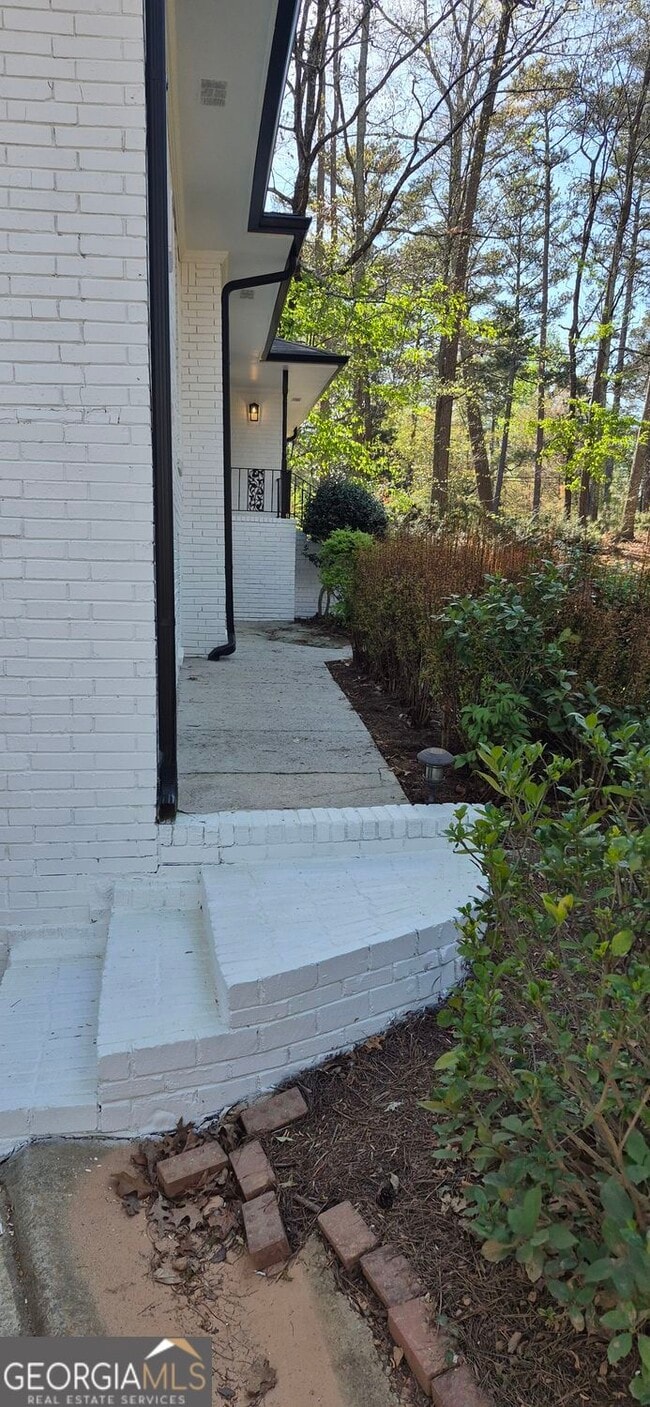 Photo - 605 Dalrymple Rd