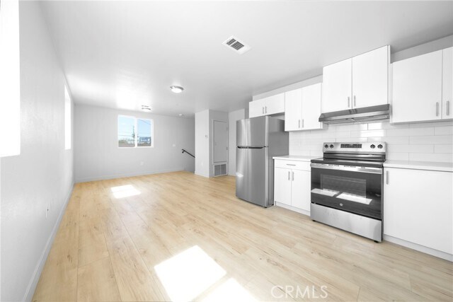 236 W 84th Pl