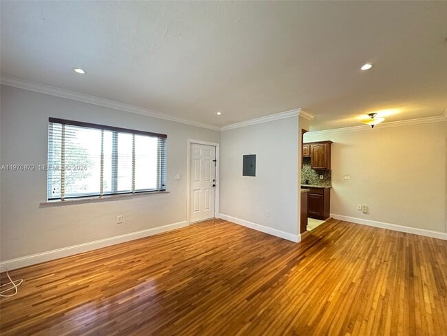 Photo - 35 Antilla Ave Unit 10