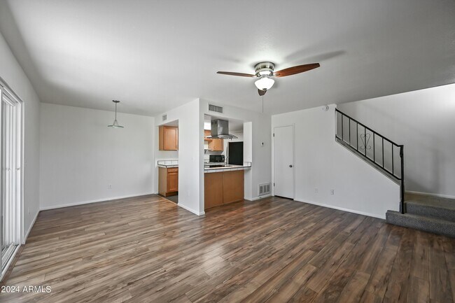 Photo - 729 E Cochise Dr
