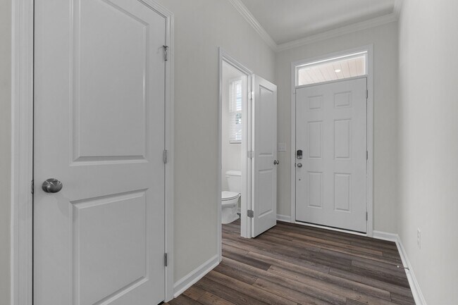 Photo - 5715 Woodlawn Dr