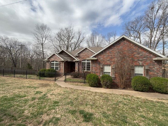 8763 Apple Glen