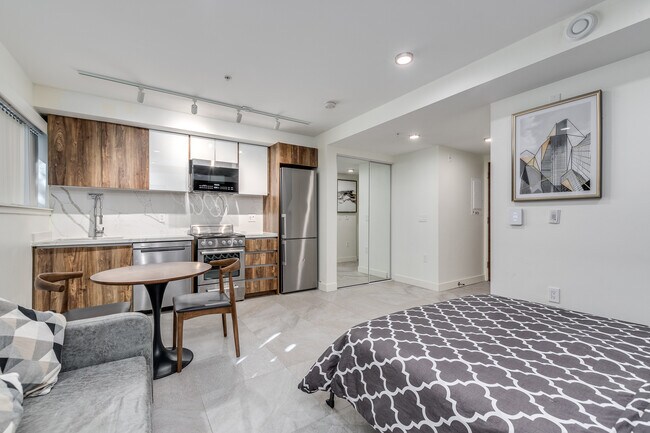 Photo - 1170 Barclay St Unit 002