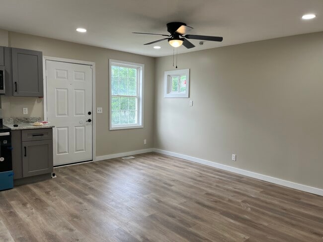 Open living space - 2741 Jones Ave Unit A