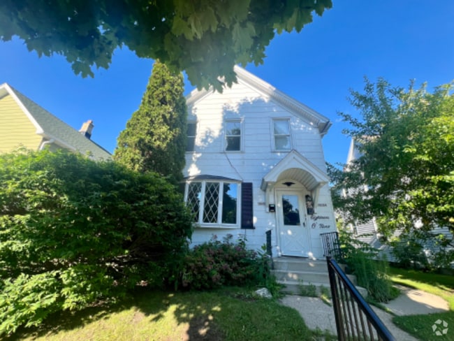 Building Photo - 1809 S 14th St Rental