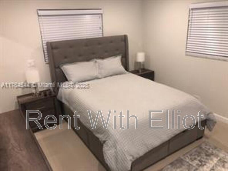 Photo - 1648 Funston St