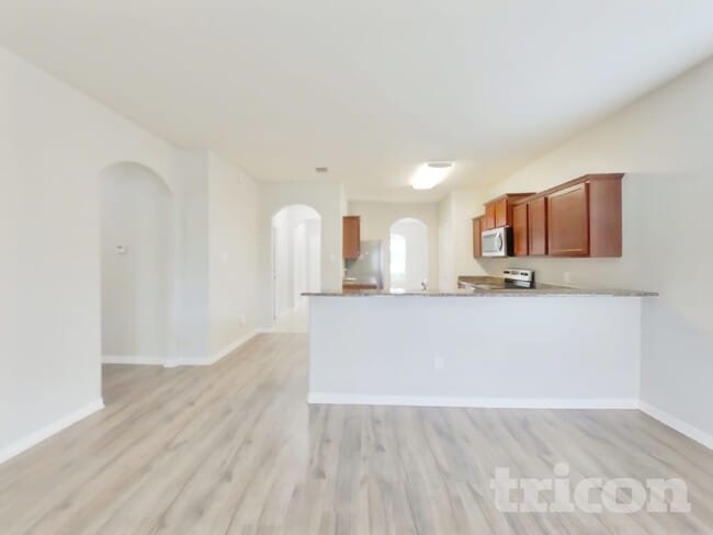 Photo - 417 Sapphire Ln