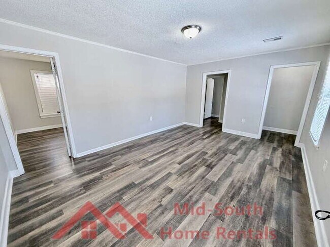 Photo - 101 E Davant Ave