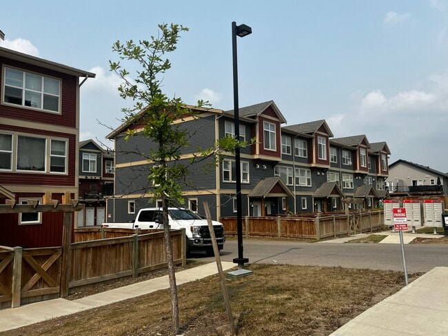 Photo - 10303-10112 112 St