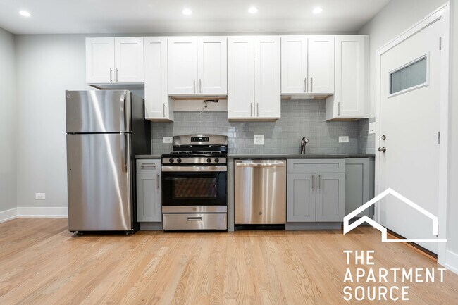1944 W Wilson Ave