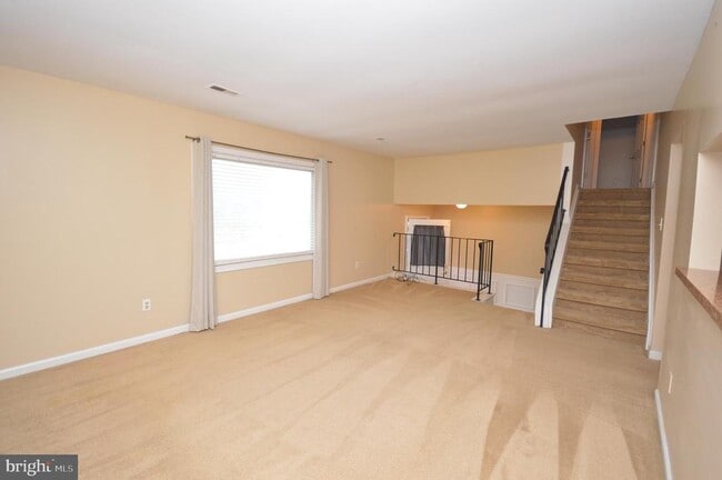 Building Photo - 7017 Lombard Ln