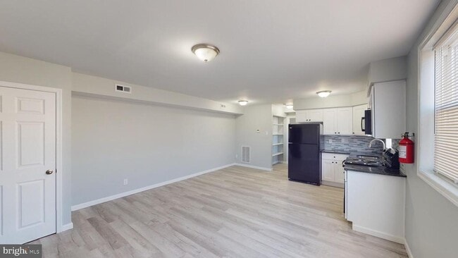 Building Photo - 910 Gateway Blvd Unit A6