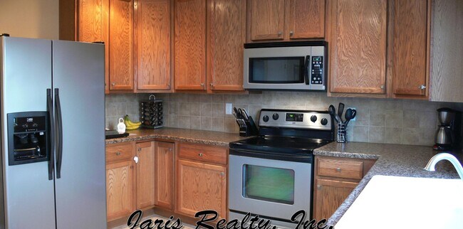 Photo - Immaculate just update  in the 4BR The Meadows