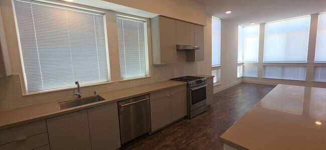 Photo - Luxury New Build with 2 En-Suites | Quartz Kitchen | Prime Fremont Location