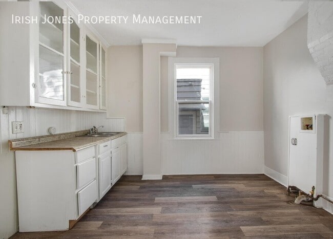 Photo - 222 W Ferry St