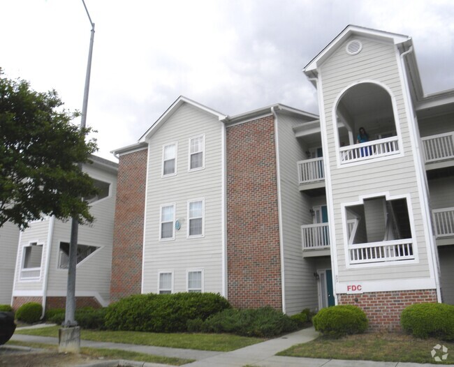 Building Photo - Cape Cottages Condos, Beachy 3 bedroom, 2 ...