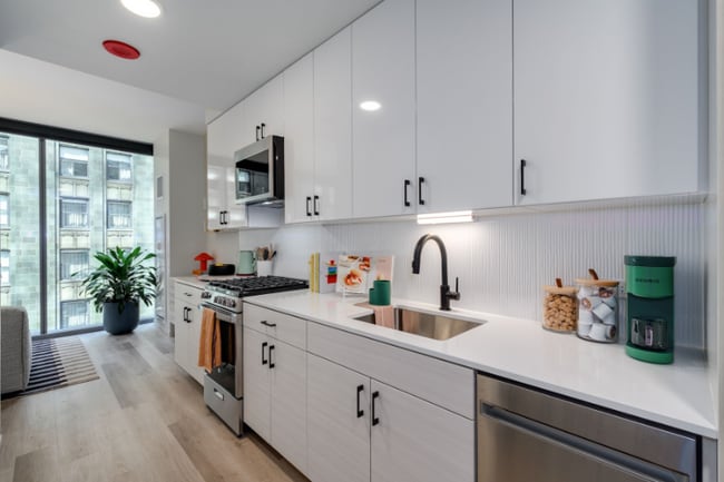 Building Photo - 83 E Wacker Pl