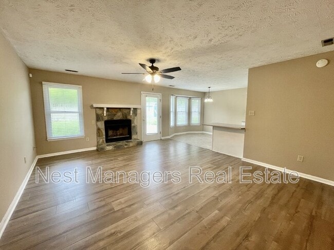 Photo - 103 Peregrine Pl