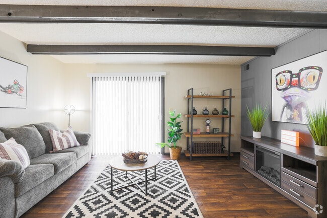 2BR, 2BA - 830SF